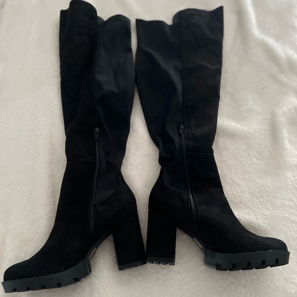 NWB Wild Diva Faux Suede Over-The-Knee Boots (Wide) 8 - Picture 3 of 7